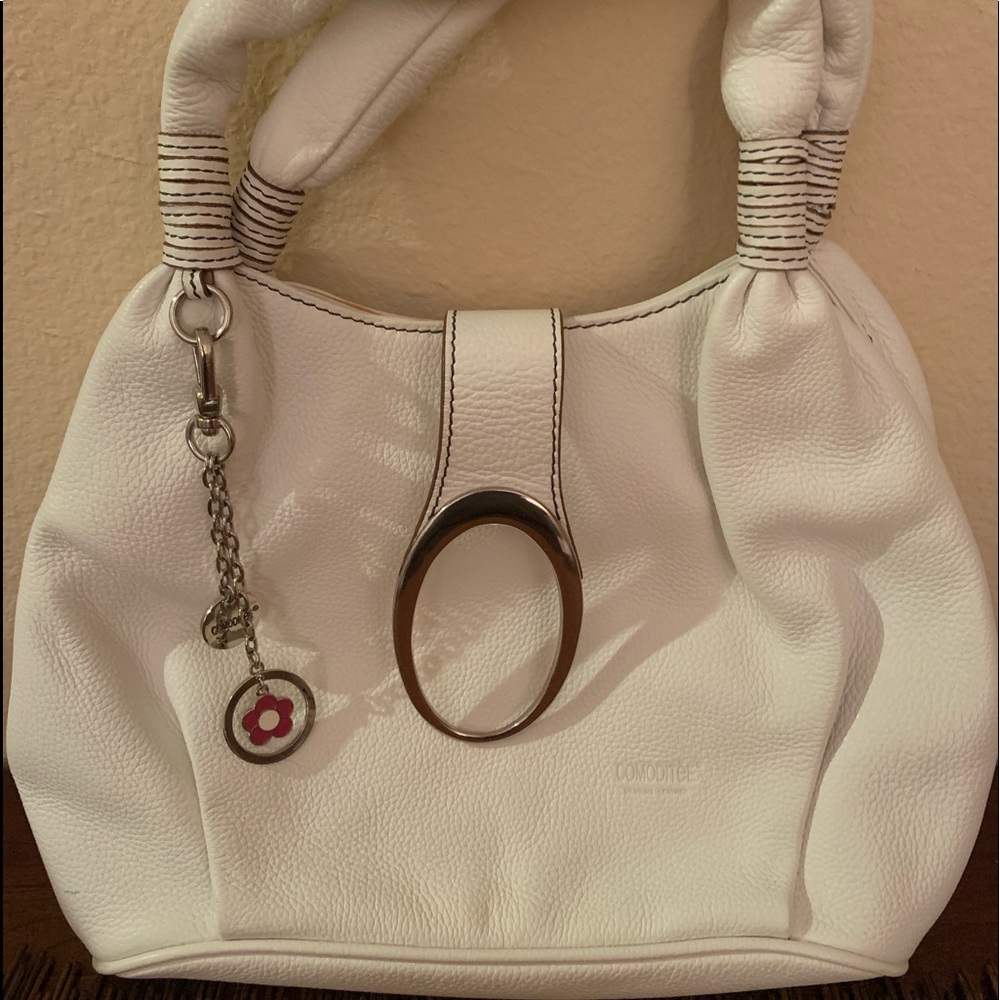 Comoditee leather purse/ Totally cute-Like new